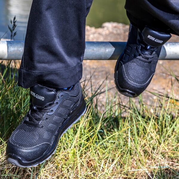 All-black safety trainer Thumbnail